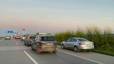Bursa’da bayramın ilk günü kurbanlıkların kesimi için vatandaşların akın ettiği