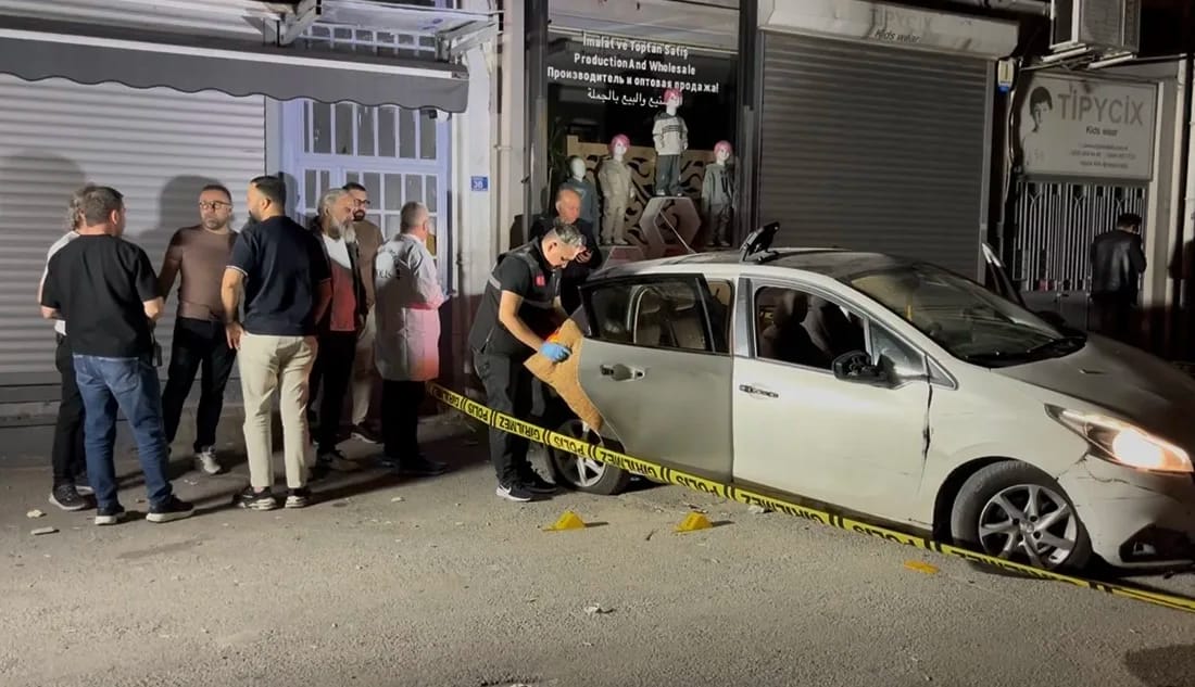 O kaçtı polis kovaladı: Polis kıskacına girince başına ateş edip hayatına son verdi Bursa’da polis ekiplerinin “dur” ihtarına uymayan ve çok sayıda suç