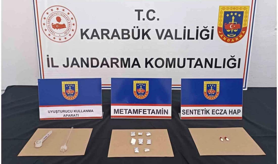 Jandarmadan Karabük ve Safranbolu’da eş zamanlı baskın Karabük’te düzenlenen 3 ayrı uyuşturucu operasyonunda 10 şüpheli gözaltına alındı.