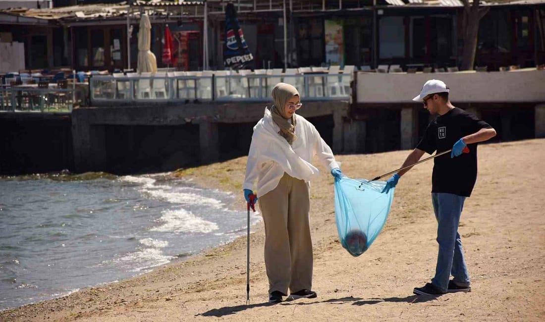Bursa Büyükşehir temiz çevre için çalışıyor Bursa Büyükşehir Belediyesi, Çevre Haftası kapsamında düzenlediği etkinliklerle doğayla uyumlu,