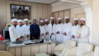 Diyanet Akademisi mezunu imam-hatipler, Bozdoğan’da düzenlenen törenle görevlerine başladı. Cübbe