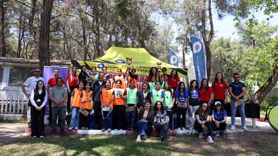 Antalya Büyükşehir Belediyesi’nin başlattığı projeyle kız çocukları floor curling ile