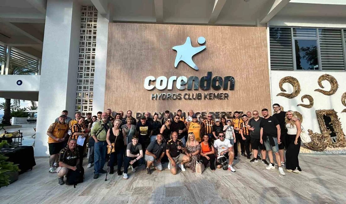 Acun Ilıcalı, İngiliz taraftarları Türkiye’de ağırlıyor Acun Ilıcalı’nın sahibi olduğu Hull City’nin Premier Lig’e yükselme sevincini