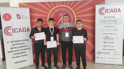 Denizli’de meslek lisesi öğrencileri, hazırladıkları yapay zekâ makalesiyle uluslararası kongrede
