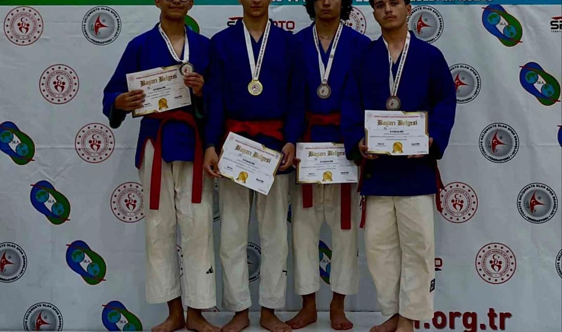 Bilecikli sporculardan gururlandıran başarı Bilecikli sporcular önemli dereceler elde ederek şehri gururlandırdı. Zonguldak’ta düzenlenen