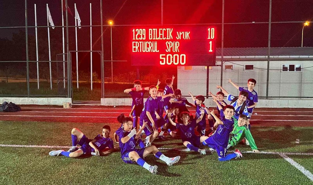 U12 Gençler Ligi’nde 1299 Bilecik Spor Kulübü gol oldu yağdı Bilecik U12 Gençler Ligi’nde 3 grupta oynanan müsabakalarda heyecan devam