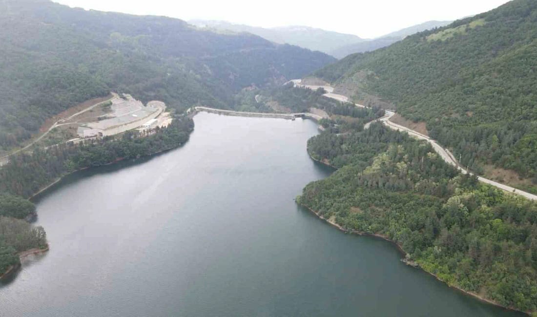 Bursa’nın barajları doldu taştı, kapaklar açıldı… 220 günde sıfırdan yüzde 100’e Bursa’da yaklaşık yaklaşık 7 ay önce Doğancı ve Nilüfer barajlarında