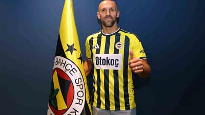Fenerbahçe, Kosovalı forvet Vedat Muriqi ile 3 yıllık sözleşme imzaladı.