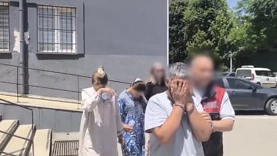 Bursa’da bir evden çaldıkları içerisinde yaklaşık 1 milyon 800 bin