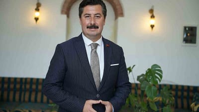 Yenişehir Belediye Başkanı Ercan Özel, Yenişehirlilerin huzurlu bir bayram geçirmesi