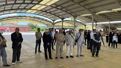 Kütahya’nın Hisarcık ilçesinde kutsal topraklara gidecek hacı adayları için uğurlama