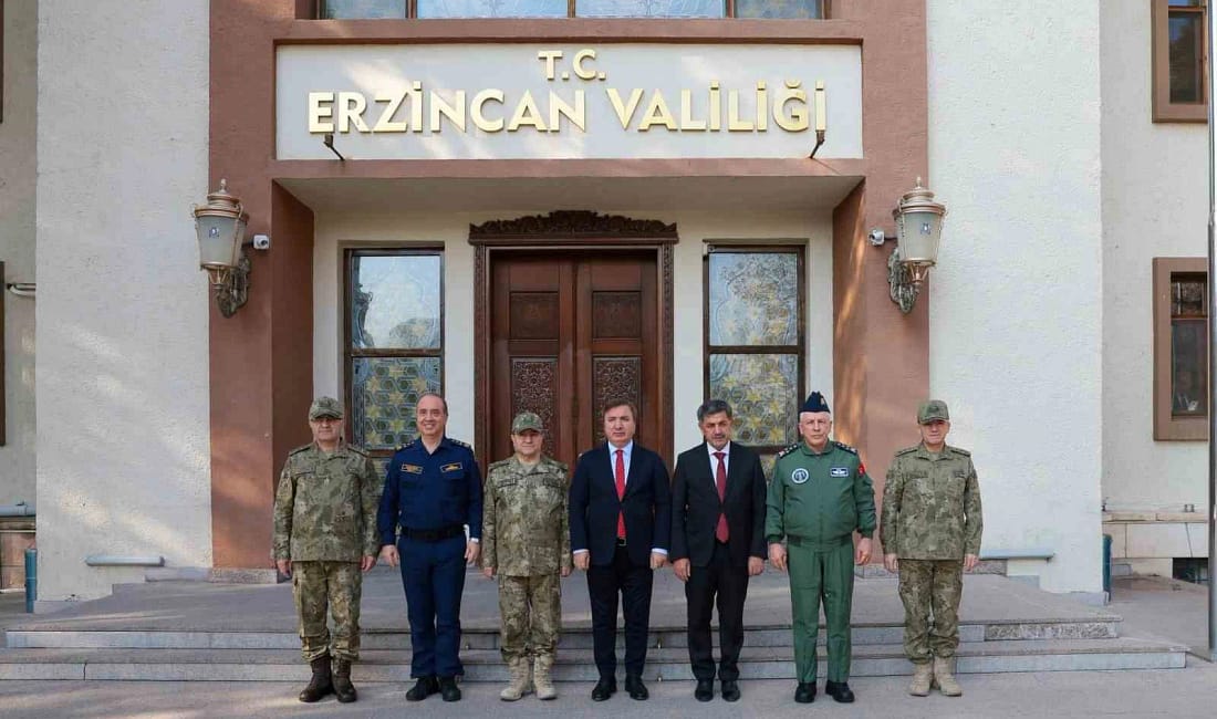 Genelkurmay Başkanı Bayraktaroğlu’ndan Erzincan’a ziyaret Orgeneral Selçuk Bayraktaroğlu, kuvvet komutanlarıyla birlikte Erzincan’da çeşitli temaslarda bulunarak