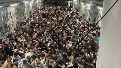 Trump’tan sert çıkış: “Üçüncü Dünya ülkelerinden göçü kalıcı olarak durduracağım” ABD Başkanı Donald Trump, Afgan uyruklu saldırgan sonrası Biden’ın göç