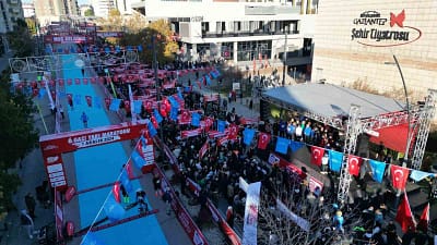 Gaziantep Büyükşehir Belediyesi’nin düzenlediği 7’nci Gazi Yarı Maratonu ve Halk