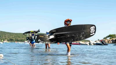 Çeşme Şifne’de düzenlenen İzeltaş Dünya Motosurf Şampiyonası’nın ilk etap yarışlarının