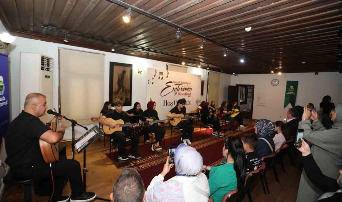İnegöl Belediyesi’nin gitar kursu kursiyerleri sertifikalarını aldı İnegöl Belediyesi’nin düzenlediği enstrüman kurslarında 8 aylık eğitim sürecini tamamlayan
