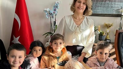 Altıntaş Anaokulu öğrencileri, aileleriyle birlikte hazırladıkları ev ekmeklerini İlçe Milli