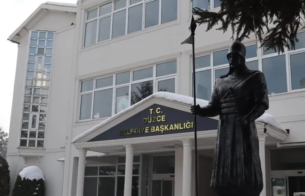 Düzce Belediyesinde bazı birimlerde görev değişikliği Düzce Belediyesi tarafından yapılan açıklamada, emeklilik ve idari düzenlemeler kapsamında