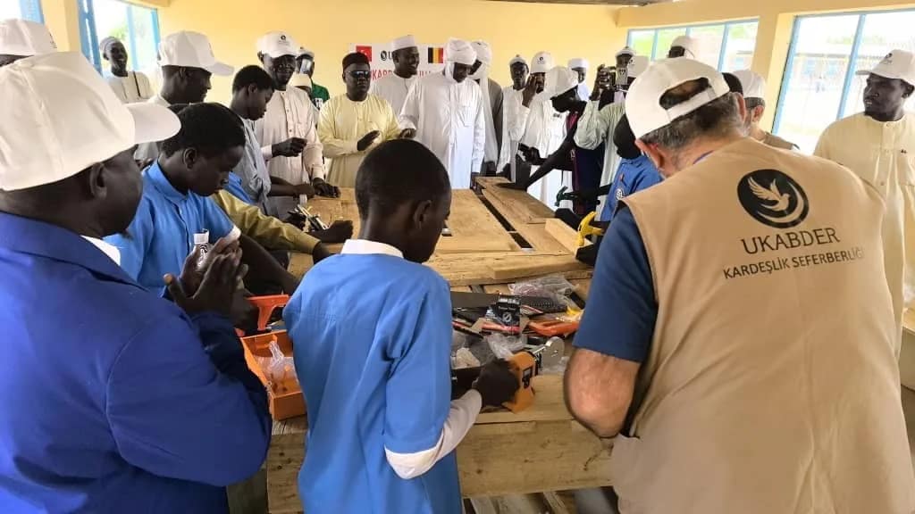 UKABDER Çad’da 9 kalıcı eseri aynı anda açıyor UKABDER, 19–30 Ocak tarihleri arasında Çad’da hastane, atölye, cami ve