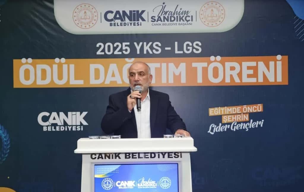 Canik’te YKS ve LGS’de dereceye giren öğrencilere ödül yağmuru Samsun’un Canik ilçesinde YKS ve LGS’de dereceye giren öğrenciler, dizüstü