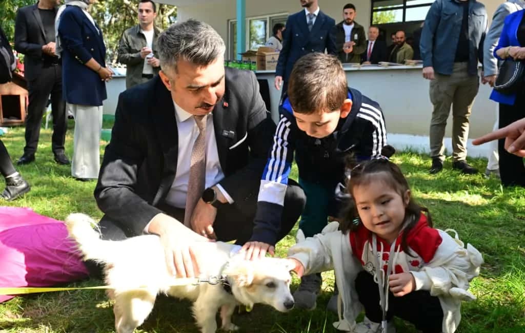 Can dostlarına merhamet yuvası Mama Üretim Tesisi, Hayvan Ambulansı, PatiVet Gezici Tedavi Aracı gibi