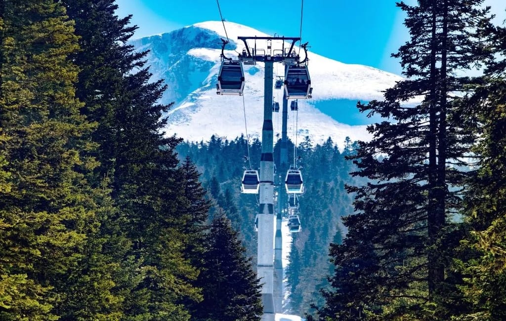 Bursa’da 450 bin öğrenci teleferiğe ücretsiz binecek Bursa Teleferik ile Bursa İl Milli Eğitim Müdürlüğü arasında imzalanan