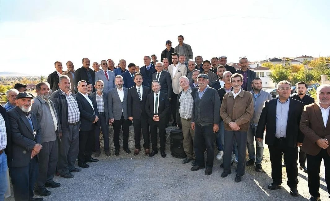 Kayseri’de 213 milyon TL’lik yol yatırımı vatandaşla buluştu Kayseri Büyükşehir Belediye Başkanı Dr. Memduh Büyükkılıç, TBMM Milli Savunma