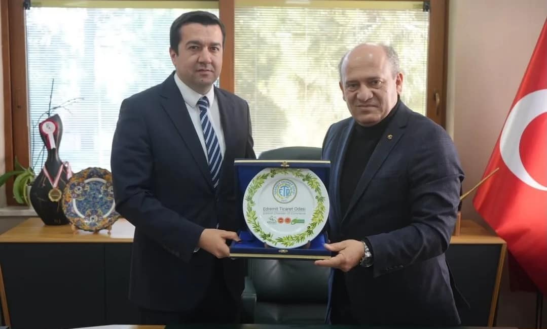 Havran Kaymakamı Evlice’den Edremit Ticaret Odası’na ziyaret Balıkesir’in Havran Kaymakamı Muhammed Evlice, Edremit Ticaret Odası’nı ziyaret ederek