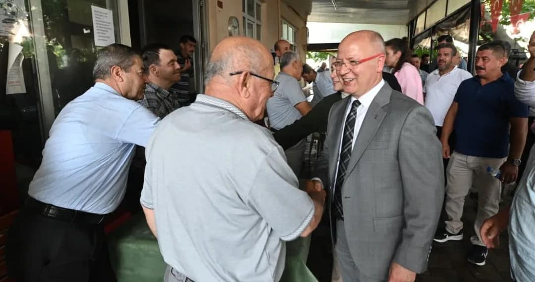 AK Parti’den 17 ilçede eş zamanlı saha çalışması AK Parti Bursa İl Başkanlığı, milletvekilleri ve belediye başkanlarıyla birlikte