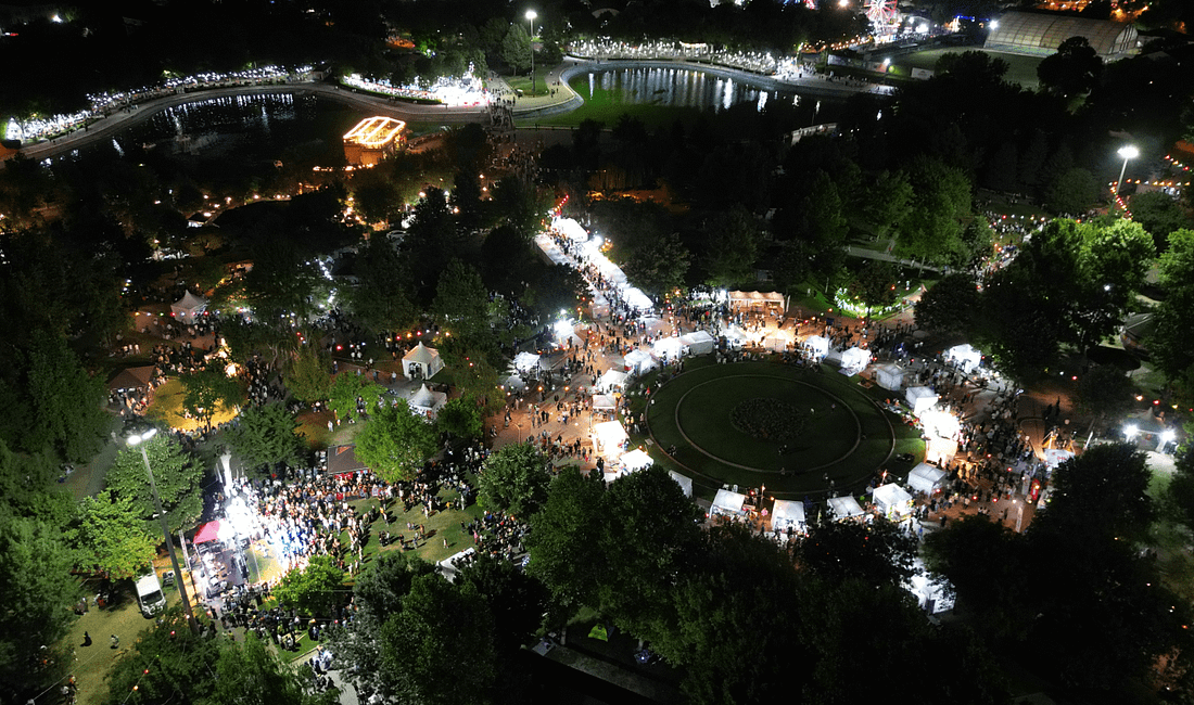 İnegöl Kültür Sanat Festivali dernek çadırlarıyla son buldu Bir haftalık coşku, kültürel zenginliğe dönüştü. Başkan Taban, “Festivalimiz kardeşliğin
