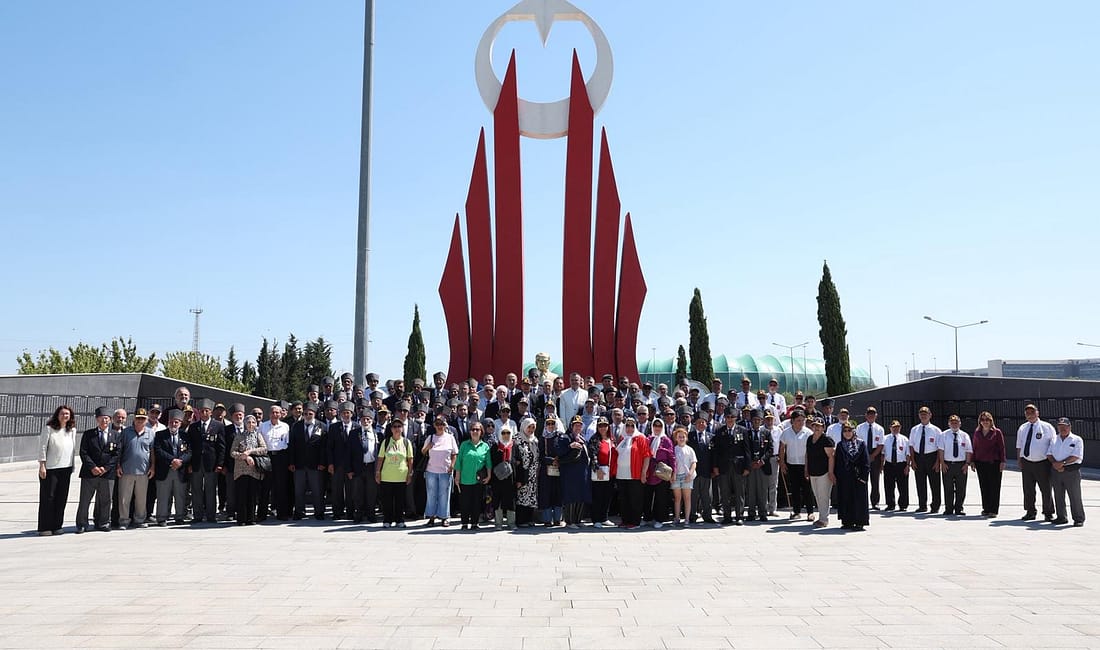 Bozbey: “Bugün KKTC varsa, 1974’te yola çıkan kahramanlar sayesindedir” Başkan Mustafa Bozbey, Kıbrıs Barış Harekâtı’nın 51. yılı töreninde konuştu: