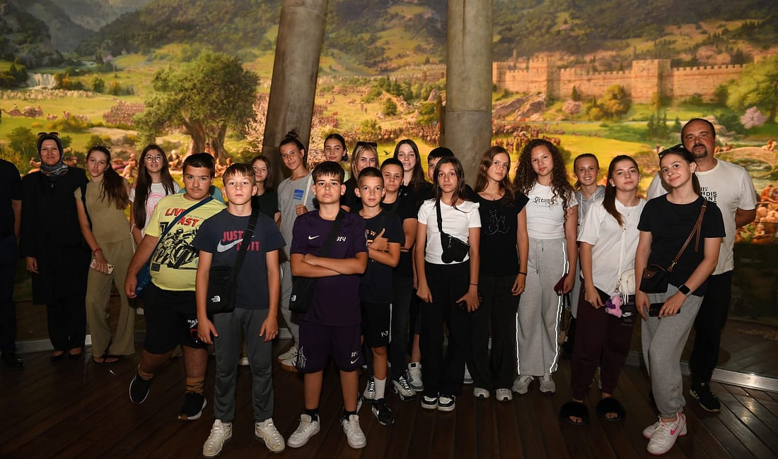 Bosnalı öğrenciler Osmangazi’de kültür yolculuğuna çıktı Stari Grad ile başlatılan öğrenci değişim programı kapsamında Bursa’ya gelen