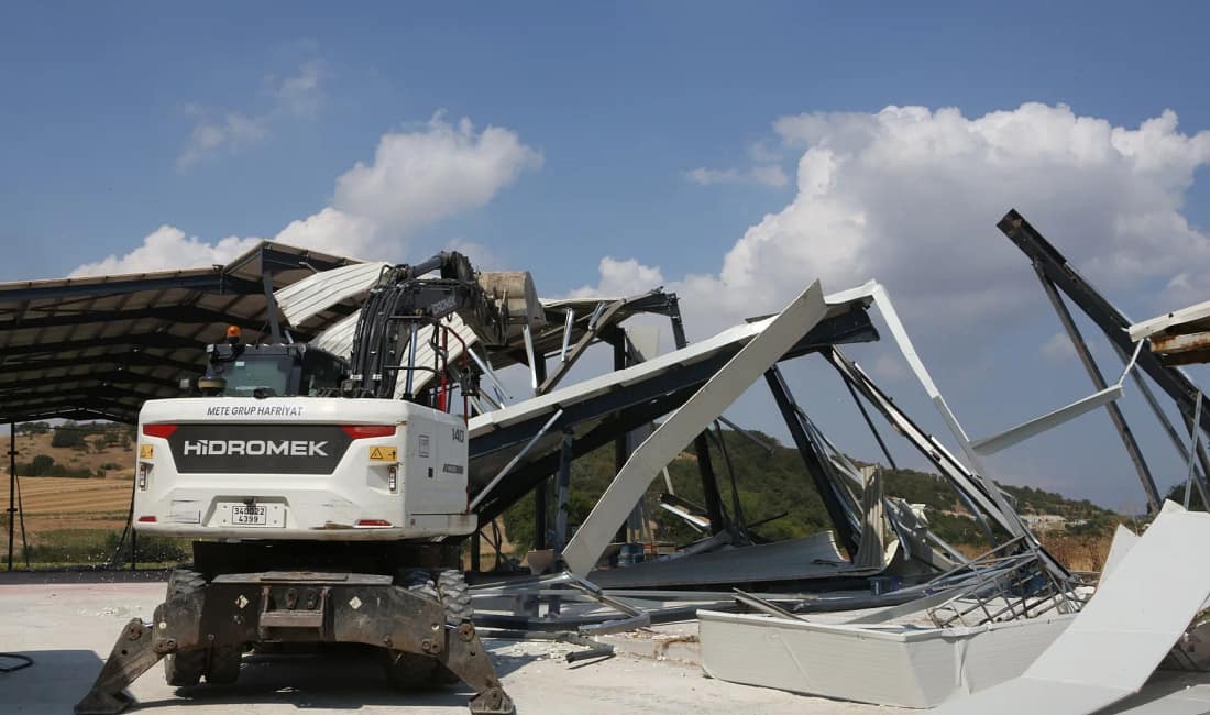 Nilüfer’den planlı kentleşme vurgusu Nilüfer Belediyesi ekipleri, Yolçatı Mahallesi’nde imara aykırı olduğunu tespit ettiği
