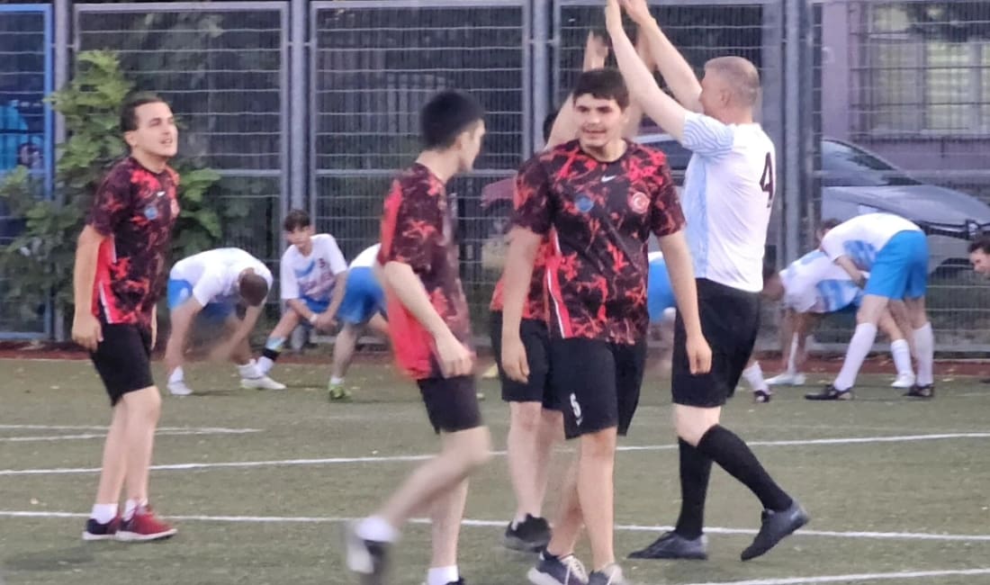 Gölcük’te köyler arası futbol coşkusu başladı Gölcük Belediyesi´nin katkıları ile bu yıl 6.’sı düzenlenen Köyler Arası