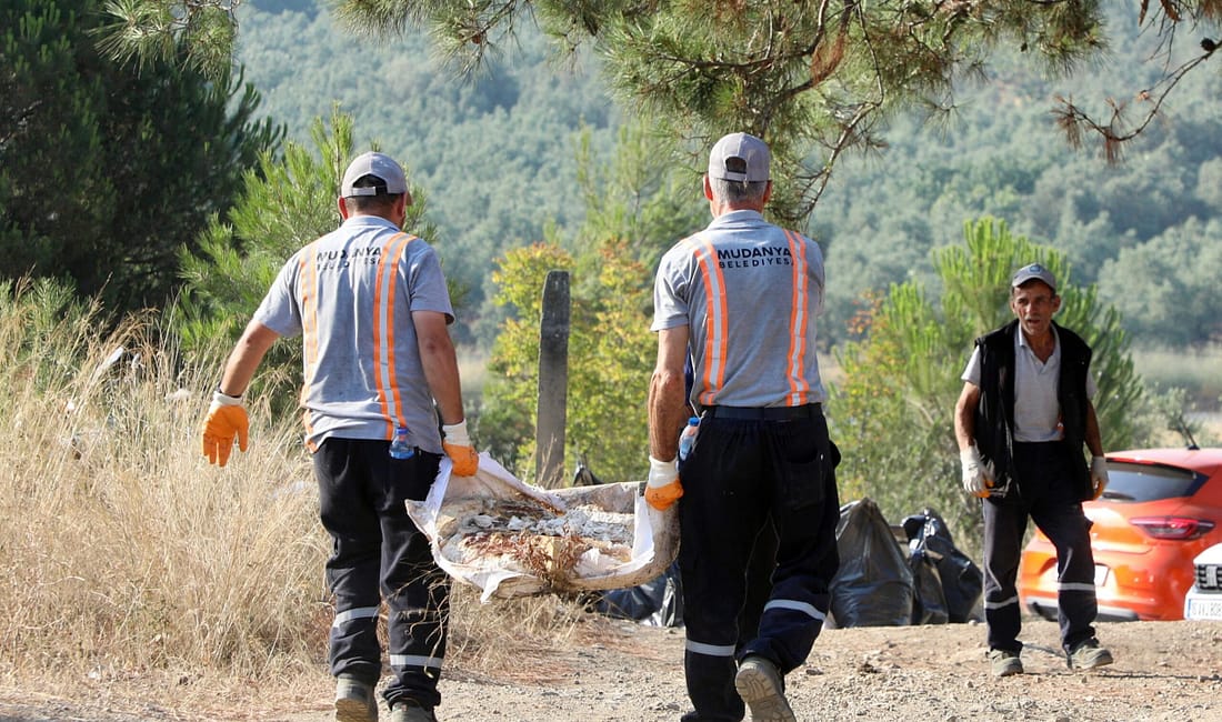 Mudanya’da yangınlara karşı temizlik seferberliği Mudanya, çevre bölgelerde artan orman yangınları nedeniyle alarma geçti. Yangın