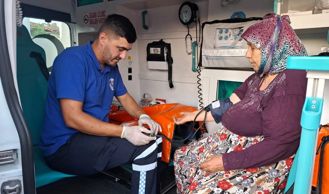 Harmancık’a şifa hattı Bursa Büyükşehir Belediyesi tarafından yangın bölgesine gönderilen mobil sağlık ekipleri