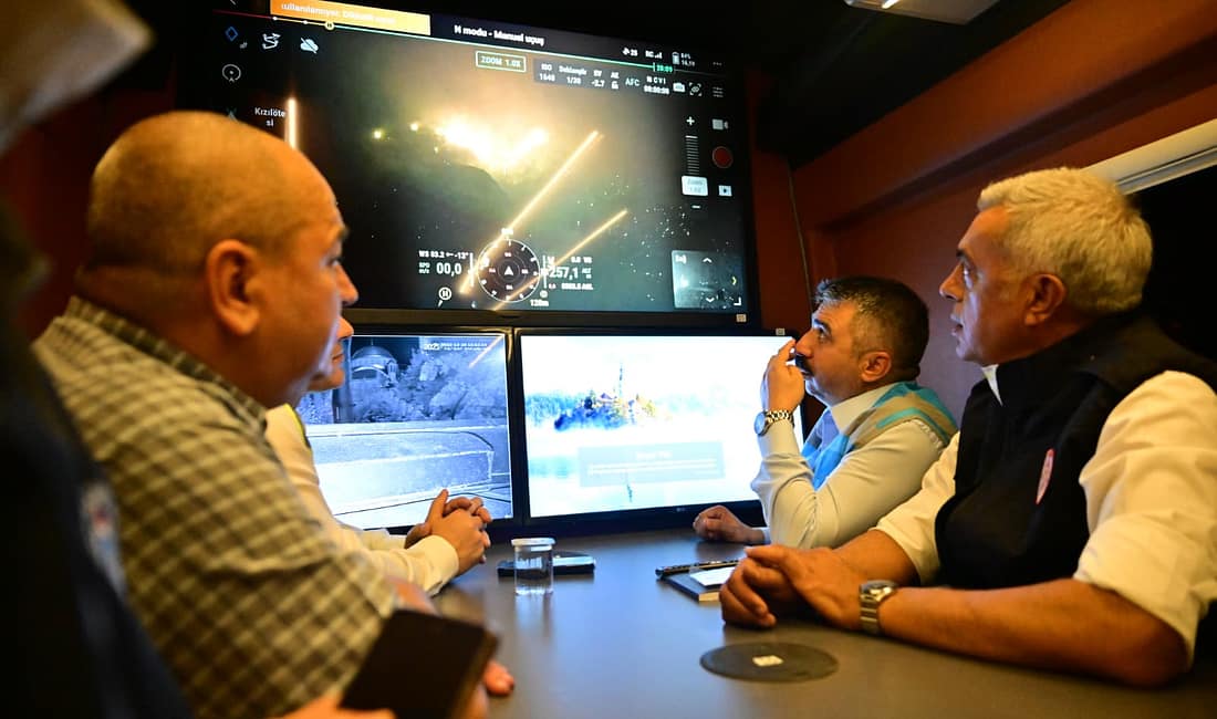 Yıldırım Belediyesi yangınla mücadelede ön safta Bursa’nın Kestel, Gürsu, Orhaneli ve Harmancık ilçelerinde çıkan yangınlarda yüzlerce