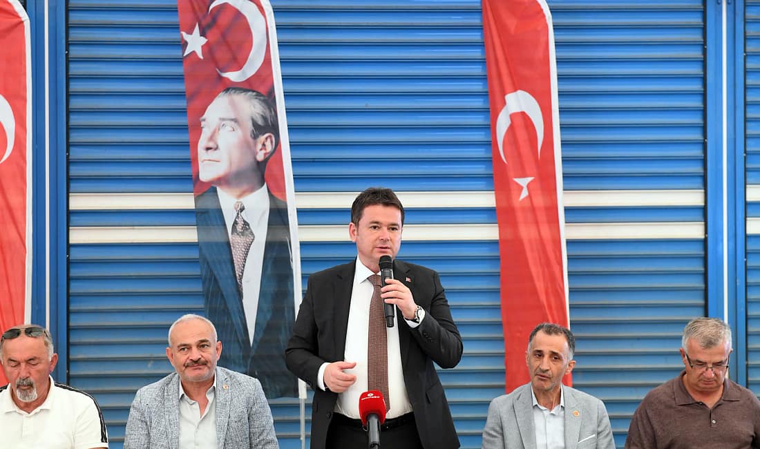 Osmangazi’de ortak akıl için bir araya geldiler Osmangazi Belediye Başkanı Erkan Aydın, mahalle ziyaretleri kapsamında Dikkaldırım Mahallesi