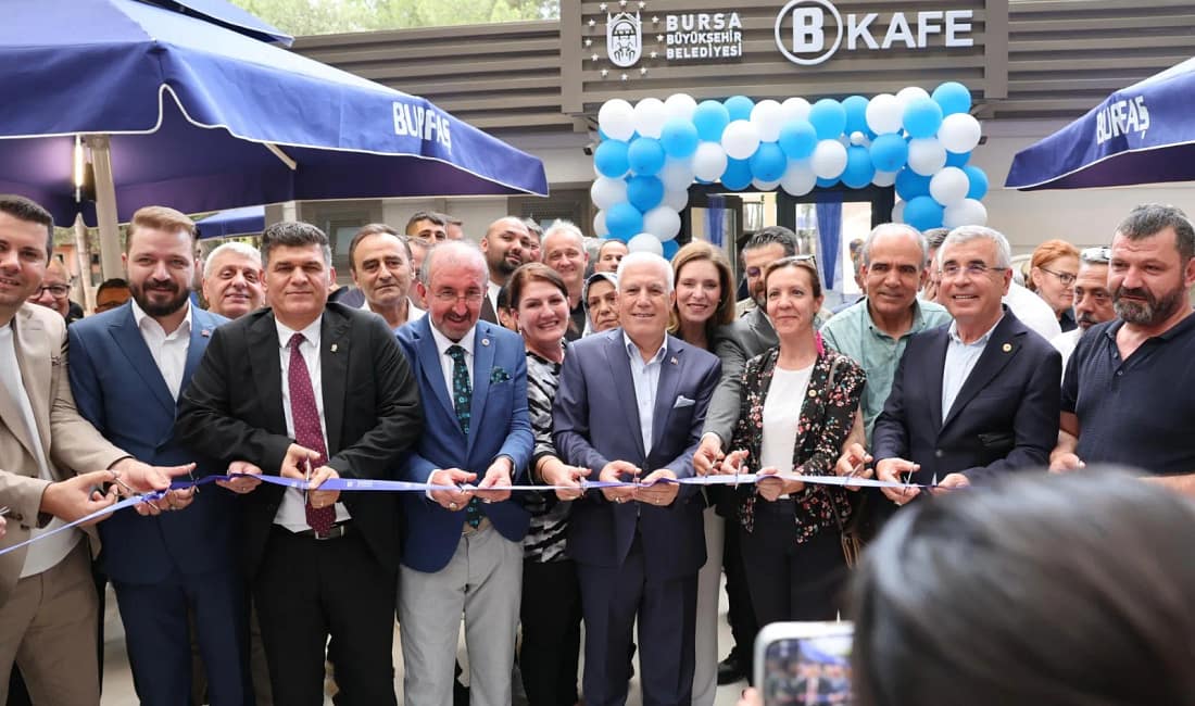 Başkan Bozbey’den gençlere müjde B Kafe’nin Emek Mahallesi’ndeki 9’uncu şubesinin açılışında konuşan Bursa Büyükşehir