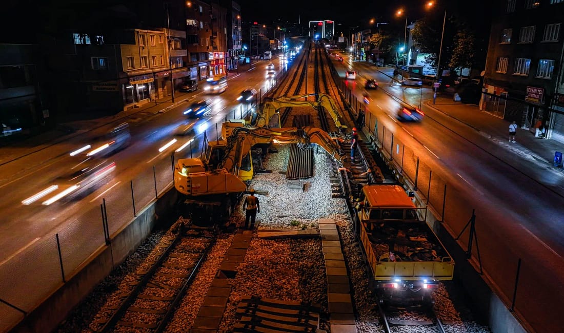 BursaRay’ın kalbi yenileniyor Bursa’da vatandaşların daha güvenli ve konforlu seyahat edebilmesi için çalışmalarını