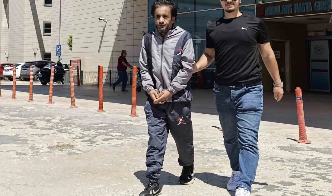 Bursa İnegöl’de narkotik operasyonu Bursa’nın İnegöl ilçesinde Narkotik Büro Amirliği ekipleri uyuşturucu tacirini kıskıvrak