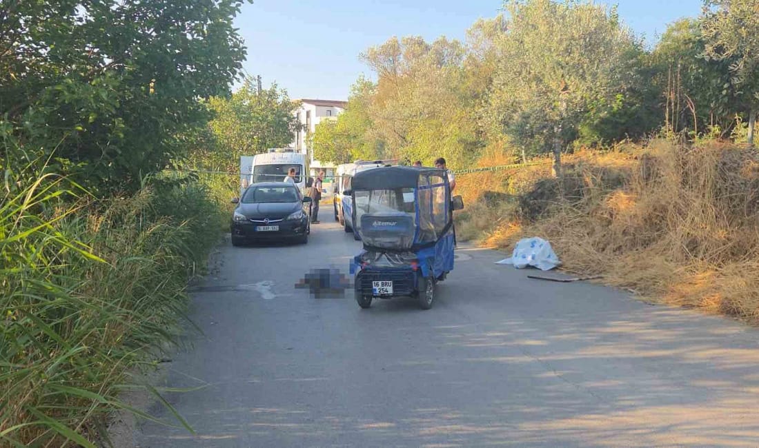 Bursa’da elektrikli moped üzerindeki ölüme soruşturma Bursa’nın Orhangazi ilçesinde bir kişinin 3 tekerlekli elektrikli moped üzerinde
