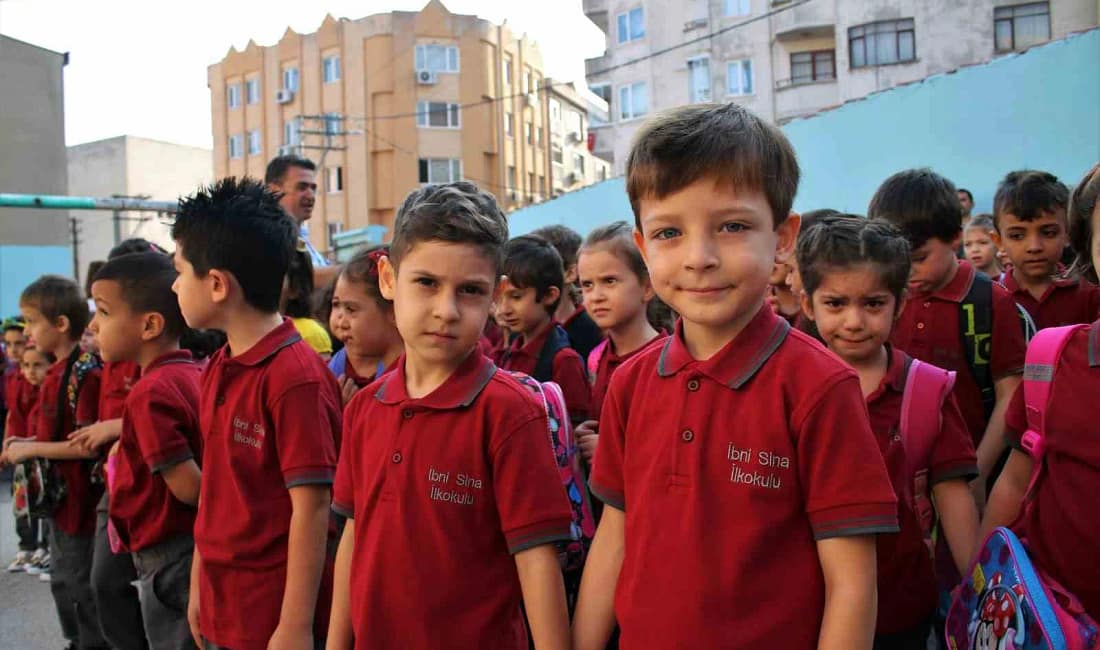 Bursa’da yeni eğitim yılı başlıyor 657 bin öğrenci hazır Bursa'da yeni eğitim yılı heyecanı başlıyor. 657 bin öğrenci ders