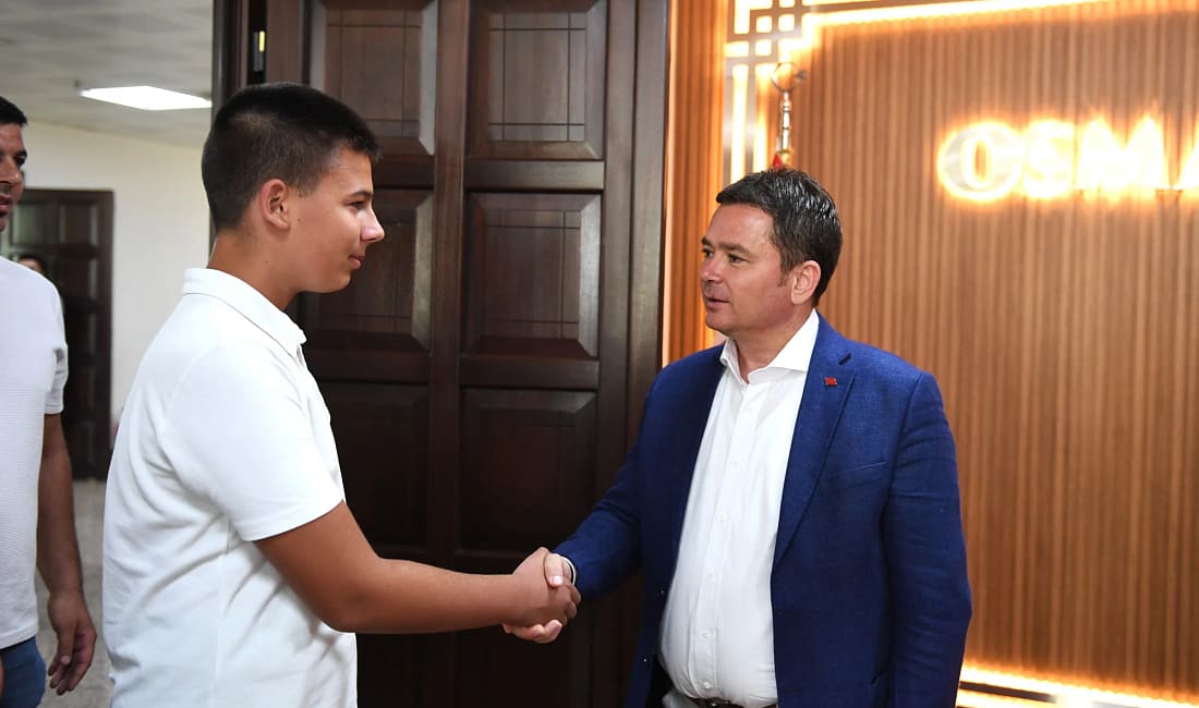 Dijiders Türkiye birincisi çıkardı Osmangazi Belediye Başkanı Erkan Aydın, Osmangazi Belediyesi’nin ücretsiz dijital eğitim