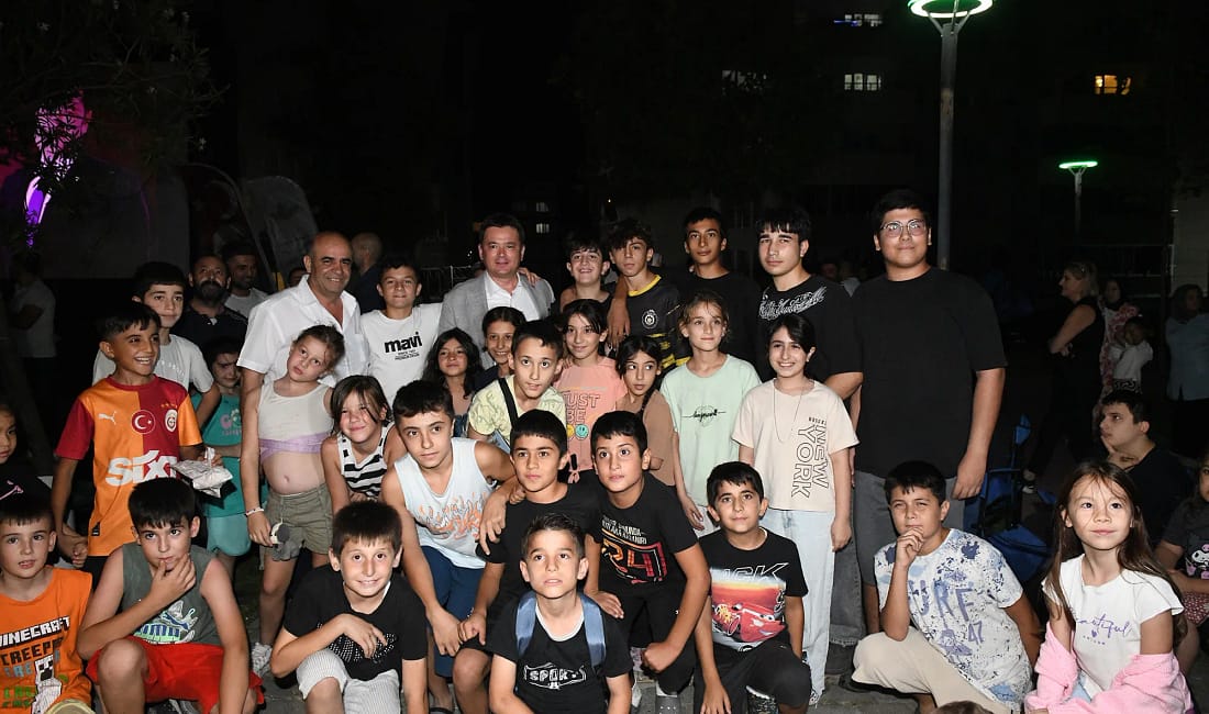 Güneştepe’de nostalji rüzgarı Osmangazi Belediyesi’nin yaz akşamlarını renklendiren “Osmangazi’de Yaz Etkinliği” programı, Güneştepe