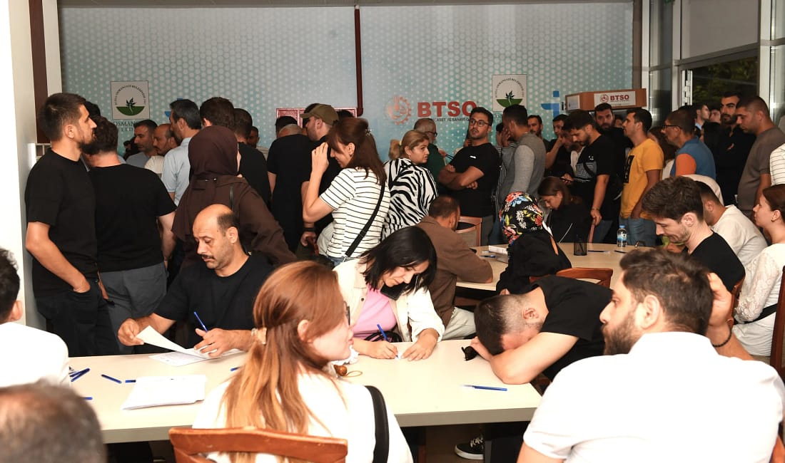 Bursa’da iş arayanlar ve firmalar buluştu Osmangazi Belediyesi'nin her ay düzenli olarak gerçekleştirdiği istihdam buluşmalarına bir