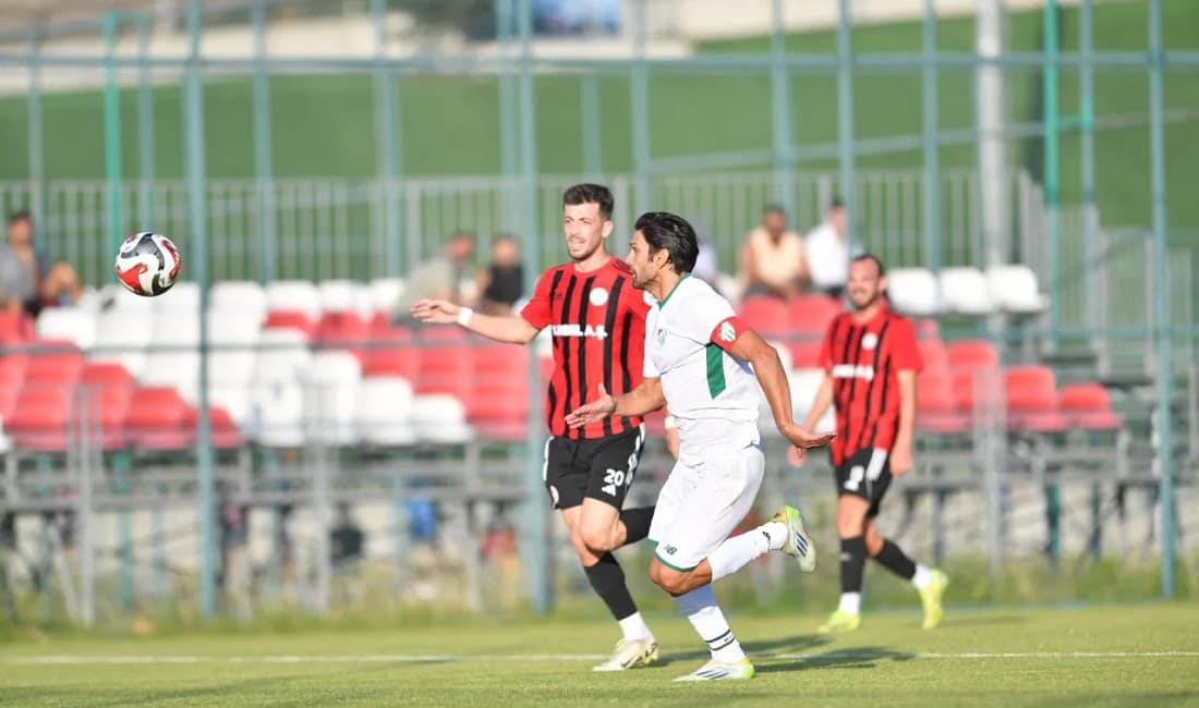 Bursaspor, Karaköprü karşısında son dakikada kazandı Bursaspor, Erzurum kampındaki dördüncü hazırlık maçında Karaköprü Belediyespor’u Sedat Cengiz