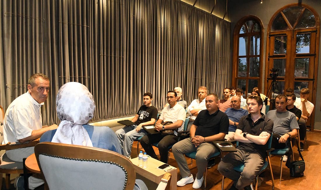 Girişimci kafası söyleşilerinde ilk konuk Gençleri girişimcilik alanında desteklemeye devam eden Osmangazi Belediyesi, iş dünyasının