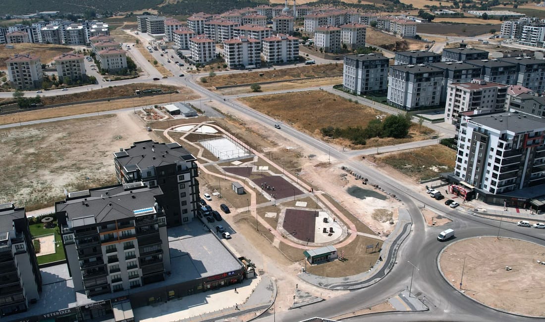 Nilüfer’e dev rekreasyon alanı geliyor Nilüfer Belediye Başkanı Şadi Özdemir, Balkan Mahallesi’nde yapımı devam eden