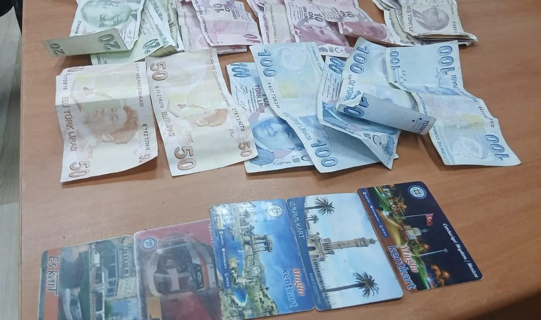 “Yoğun bakımda hastamız var” deyip dilendiler, zabıta yakaladı Gemlik Devlet Hastanesi önünde “yakınımız yoğun bakımda” diyerek vatandaşları aldatan